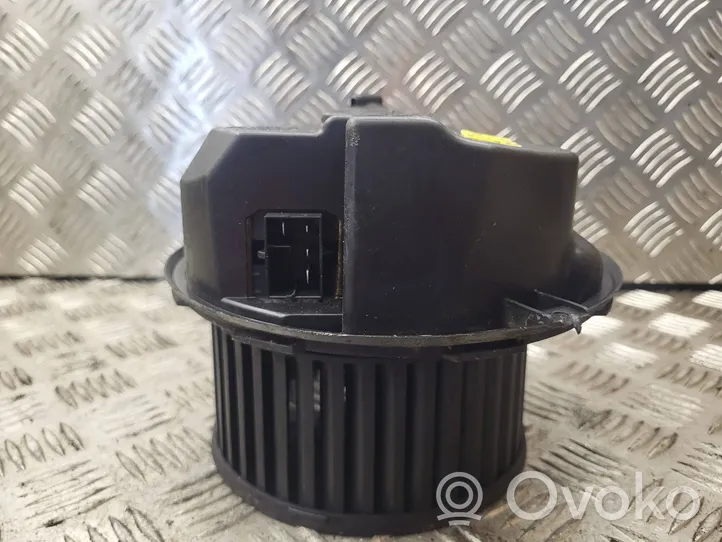 Volkswagen Touran I Heater fan/blower F983228M