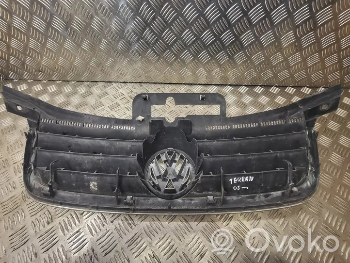 Volkswagen Touran I Grotelės priekinės 1T0853651