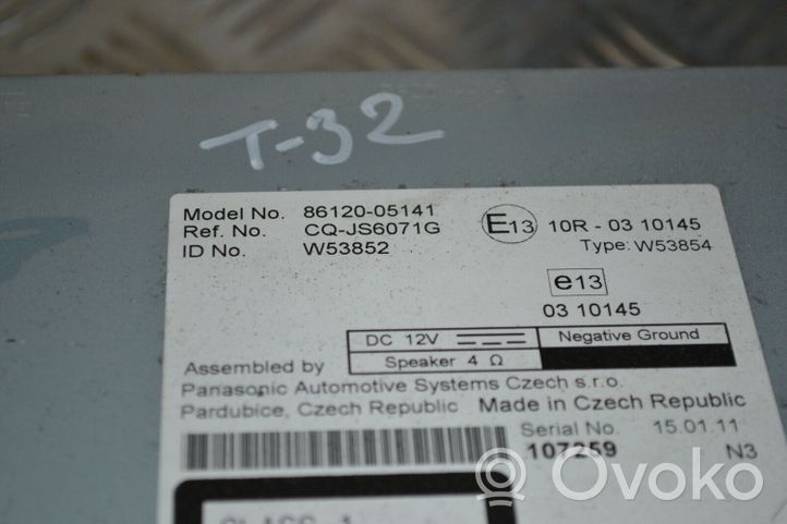 Toyota Avensis T270 Unità principale autoradio/CD/DVD/GPS 8612005141