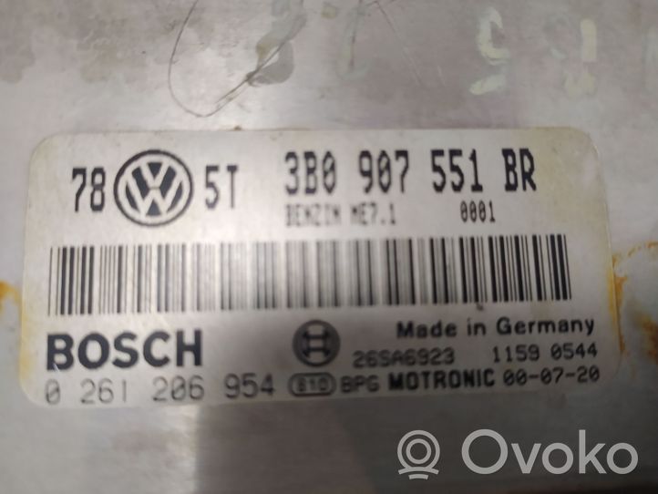 Volkswagen PASSAT B5.5 Variklio valdymo blokas 0261206954