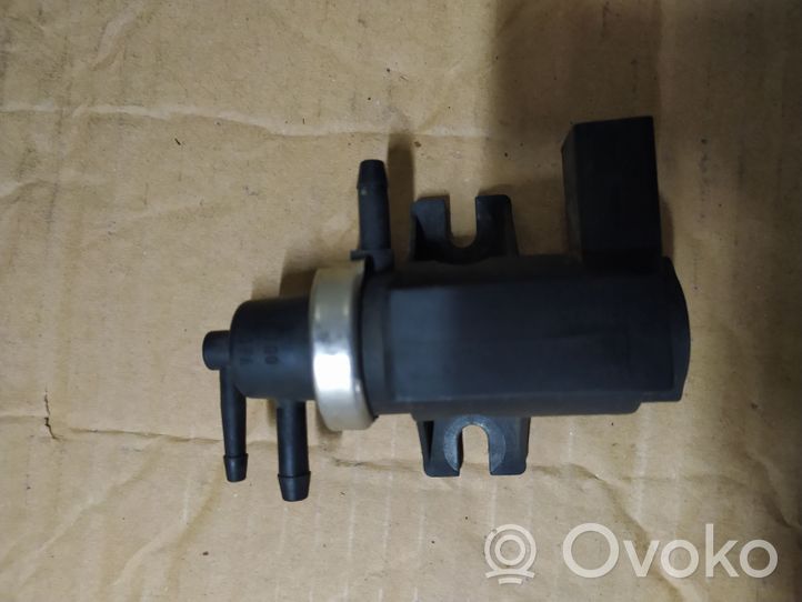 Volkswagen Bora Vacuum valve 1J0906627