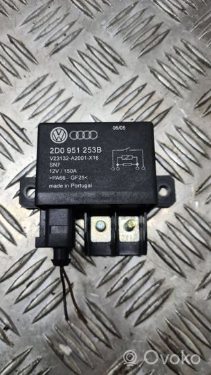 Volkswagen Touareg I Charging relay 2D0951253B