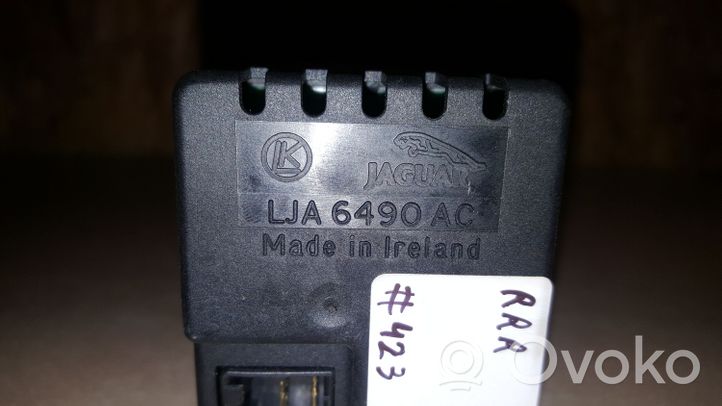 Jaguar XK8 - XKR Interior lighting relay LJA6490AC