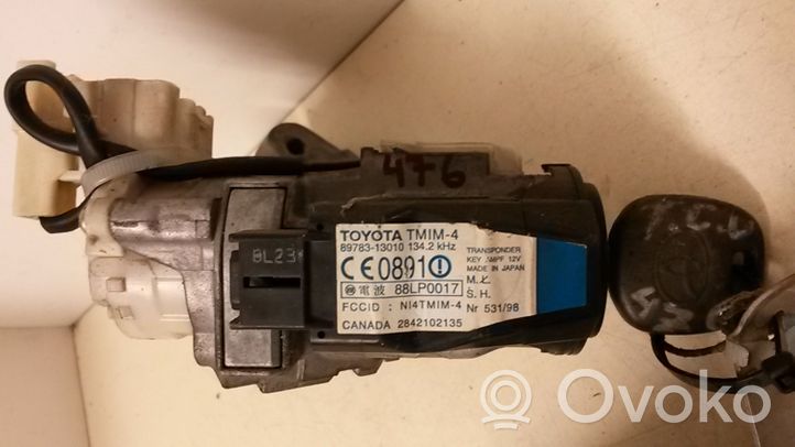 Toyota Corolla Verso E121 Moottorinohjausyksikön sarja ja lukkosarja 8966113060