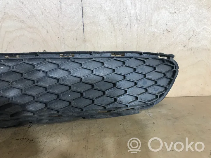 Toyota Aygo AB10 Kratka dolna zderzaka przedniego 531120H010