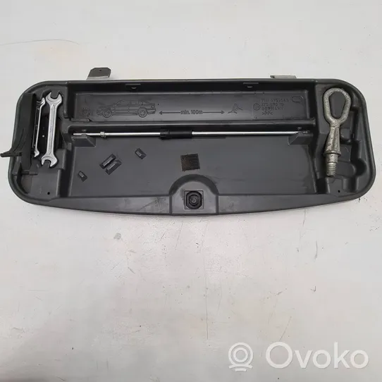 BMW 5 E60 E61 Boîte à outils 71116752543