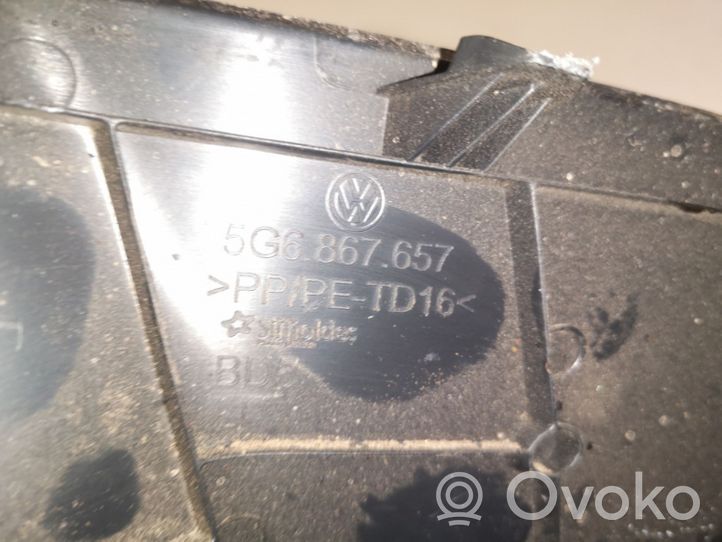 Volkswagen Golf VII Lampka klapy bagażnika 5G6867657