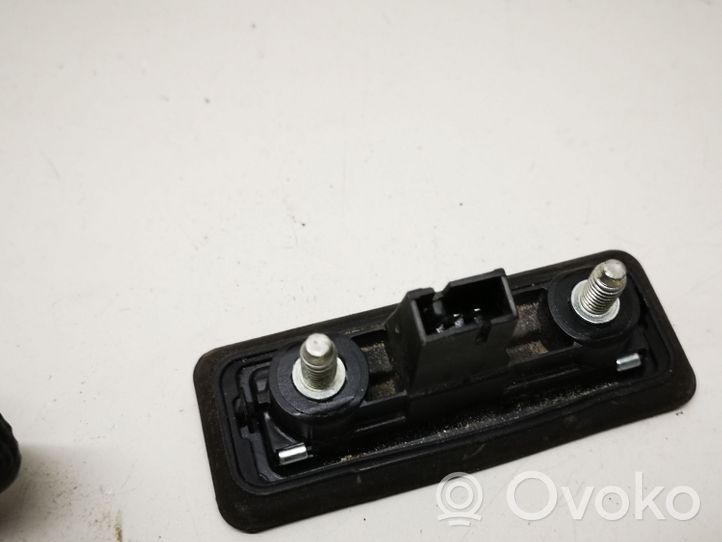 Skoda Fabia Mk2 (5J) Przełącznik / Przycisk otwierania klapy bagażnika 