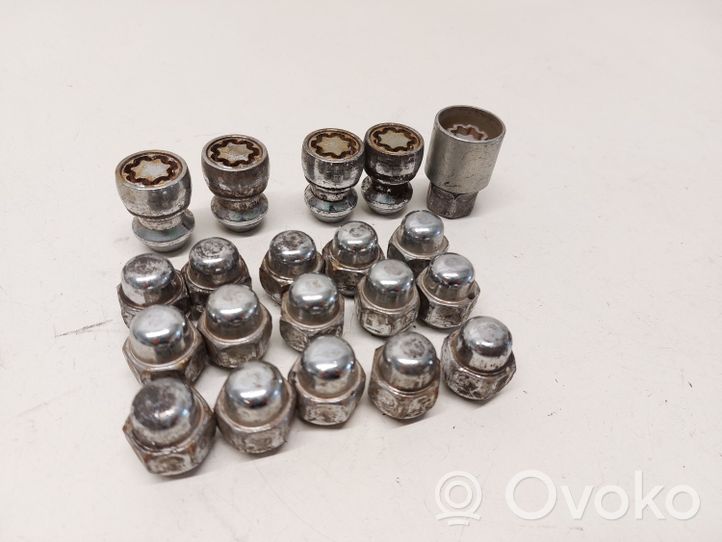 KIA Sportage Nuts/bolts 