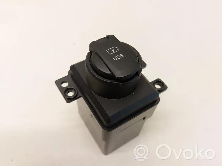 KIA Sportage USB socket connector 96125C5010