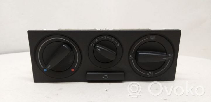 Volkswagen Golf V Panel klimatyzacji 1J0819045F