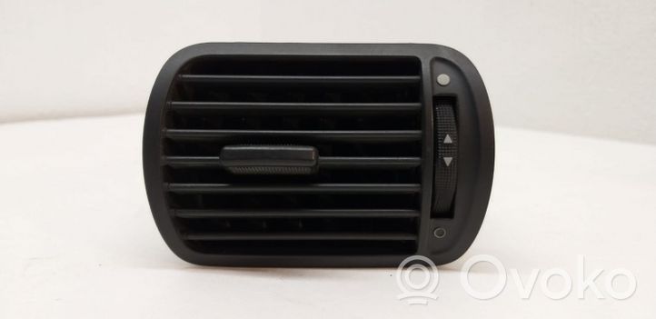 Audi A3 S3 8P Ventilācijas režģis 8L0820901