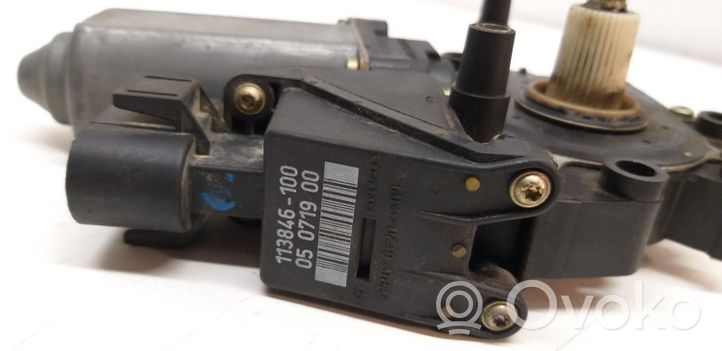 Audi A4 S4 B5 8D Front door window regulator motor 114182100