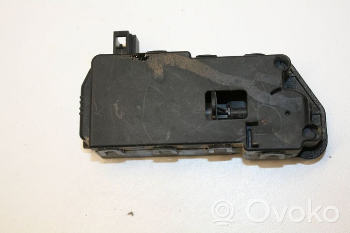 Volvo V50 Siłownik klapki wlewu paliwa 30746754