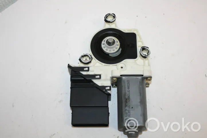 Volkswagen Bora Moteur de lève-vitre de porte avant 1C0959811A