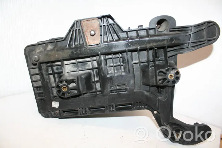 Skoda Octavia Mk2 (1Z) Support boîte de batterie 1K0915333