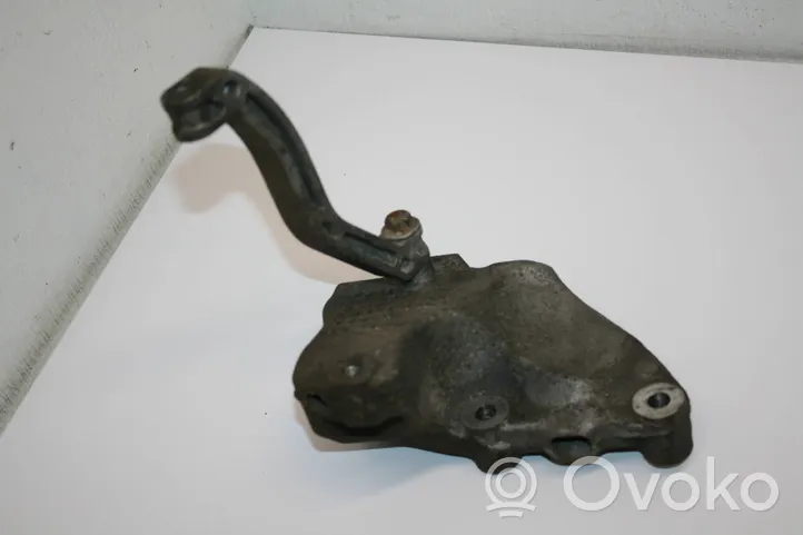 Skoda Octavia Mk2 (1Z) Engine mounting bracket 1K0199117BM