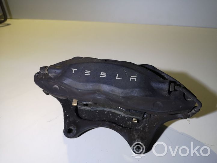 Tesla Model S Etujarrusatula 