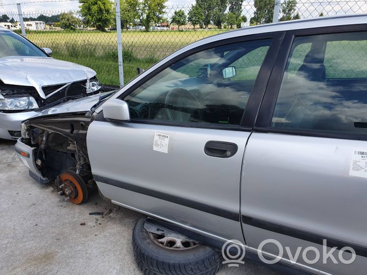 Volvo S40, V40 Etuovi 