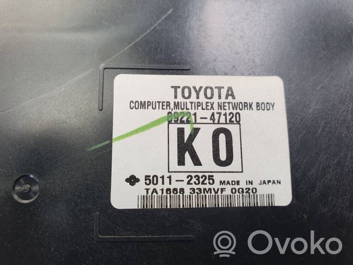 Toyota Prius (XW30) Sulakemoduuli 89221-47120 BEZPIECZIÓW