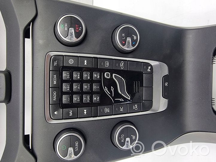 Volvo V40 Cross country Konsola środkowa / Panel sterowania 