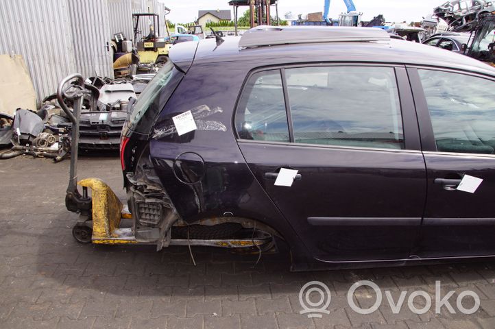 Volkswagen Golf V Ćwiartka tylna LC9Z