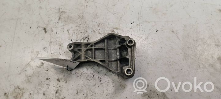 Audi A8 S8 D3 4E Support de générateur / alternateur 