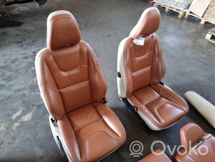 Volvo V60 Set di rivestimento sedili e portiere 