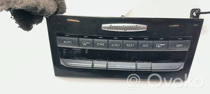 Mitsubishi Montero Console centrale, commande chauffage/clim A2129009209