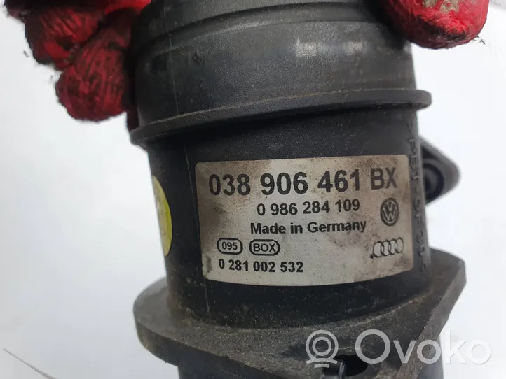 Volkswagen Fox Przepływomierz masowy powietrza MAF 038906461BX