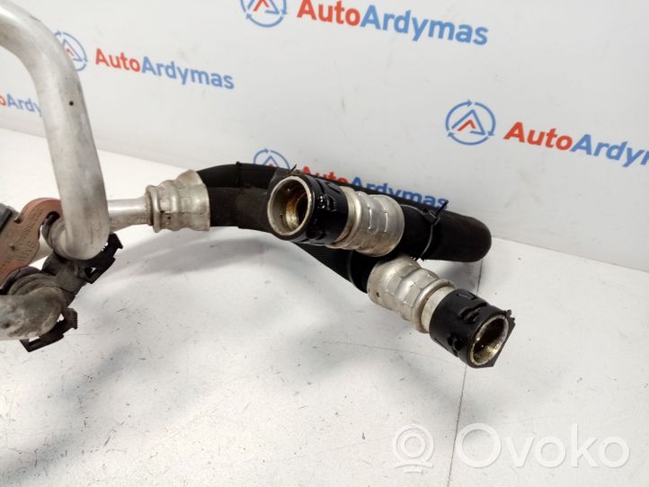 BMW 5 F10 F11 Variklio aušinimo vamzdelis (-ai)/ žarna (-os) 7589509