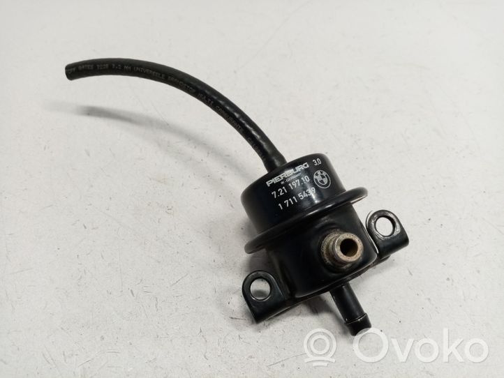 BMW 7 E32 Fuel pressure regulator 1711543