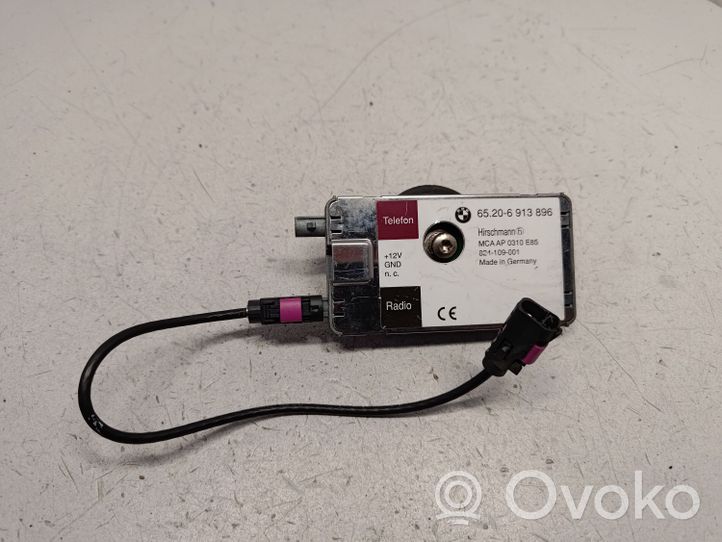 BMW Z4 E85 E86 Aerial antenna amplifier 65206913896