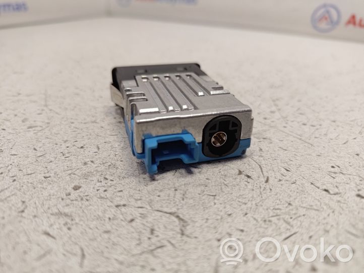 BMW 3 G20 G21 Gniazdo / Złącze USB 8711939