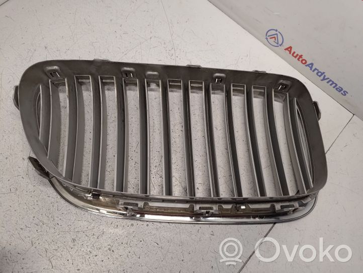 BMW 5 F10 F11 Grille de calandre avant 51137261355