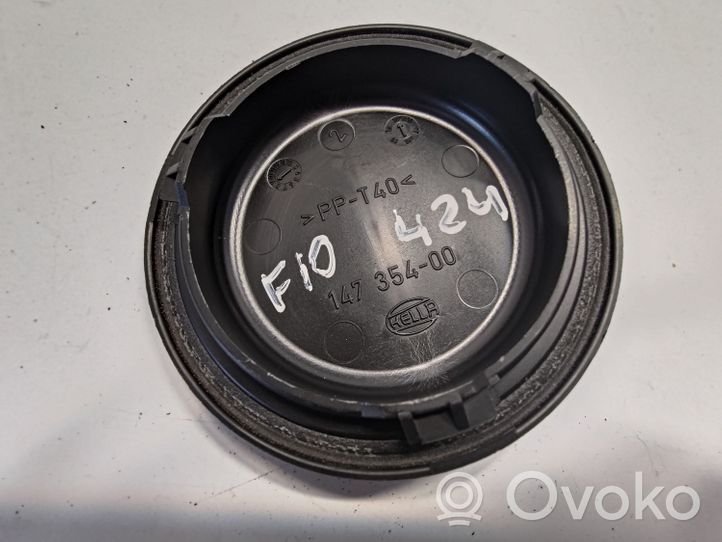 BMW 5 F10 F11 Cache-poussière de phare avant 14735400