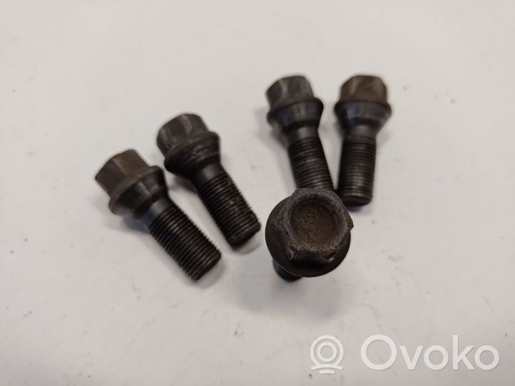 BMW X5 E70 Nuts/bolts 36136890324