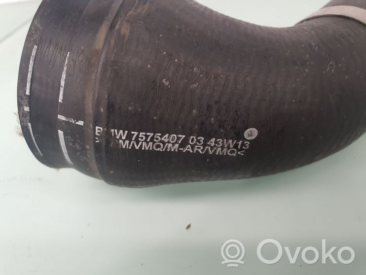 BMW 5 F10 F11 Tube d'admission de tuyau de refroidisseur intermédiaire 7575407