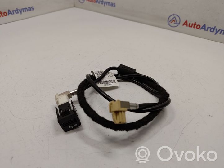 BMW 3 F30 F35 F31 Connettore plug in USB 84109229294