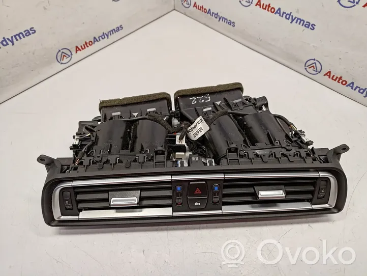 BMW 7 F01 F02 F03 F04 Dysze / Kratki środkowego nawiewu deski rozdzielczej 9115859