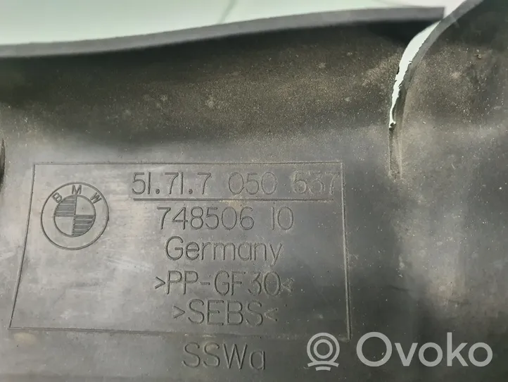 BMW 5 E60 E61 Wlot / Kanał powietrza intercoolera 7050537