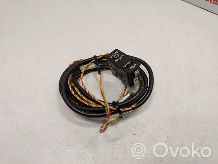 BMW X3 F25 Câble adaptateur AUX 84109237653