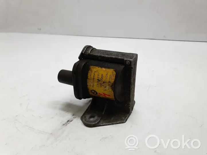 BMW 5 E34 High voltage ignition coil 1720166