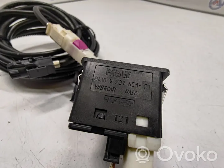 BMW 3 E90 E91 USB socket connector 9187009