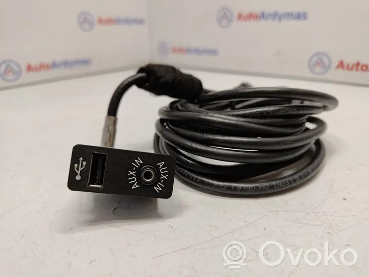 BMW X3 F25 Connettore plug in USB 9237653