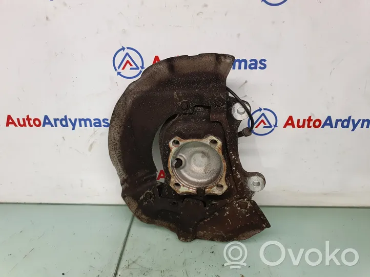 BMW 5 E60 E61 Zwrotnica koła przedniego 6760953