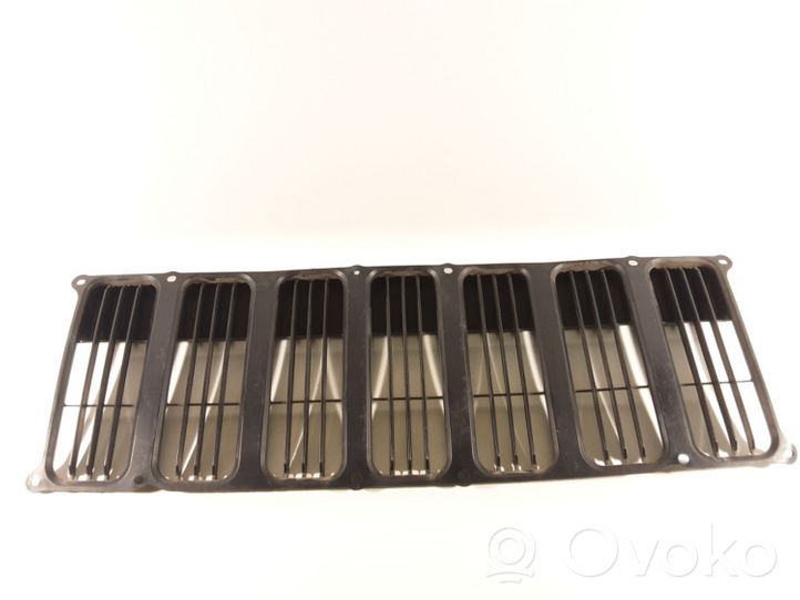 Jeep Patriot Grille calandre supérieure de pare-chocs avant 05116363AA