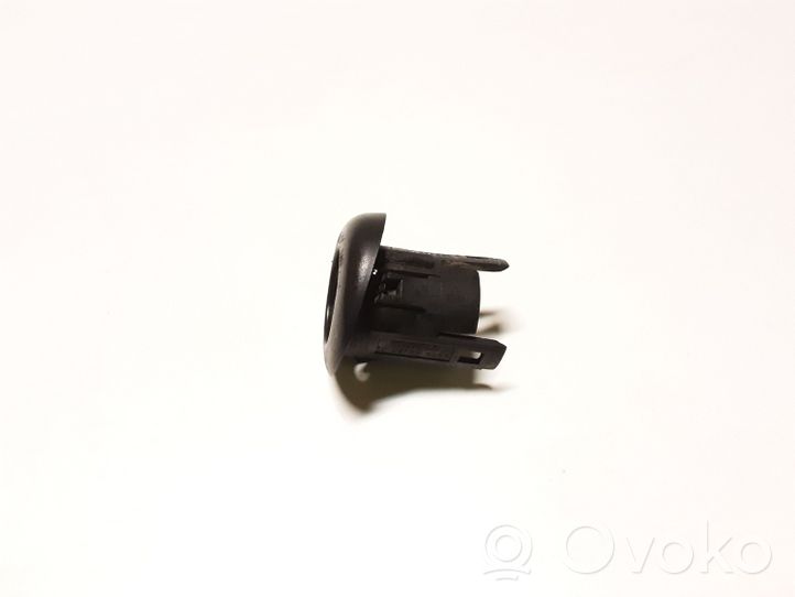 Land Rover Discovery 3 - LR3 Support de capteur de stationnement arrière PDC VTJ000100