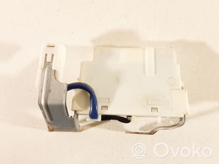 Toyota Prius (XW20) Centralina/modulo chiusura centralizzata portiere 8999247020