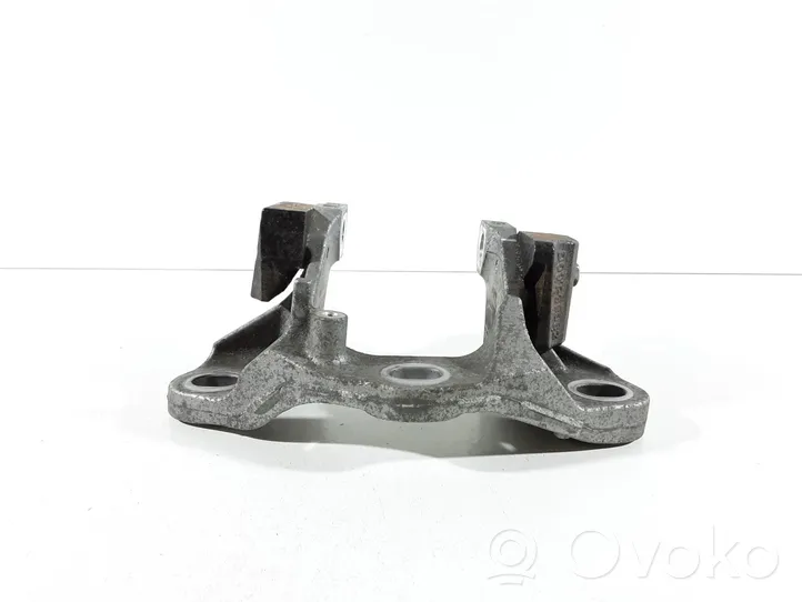 Mazda CX-3 Supporto di montaggio scatola del cambio D09T39081